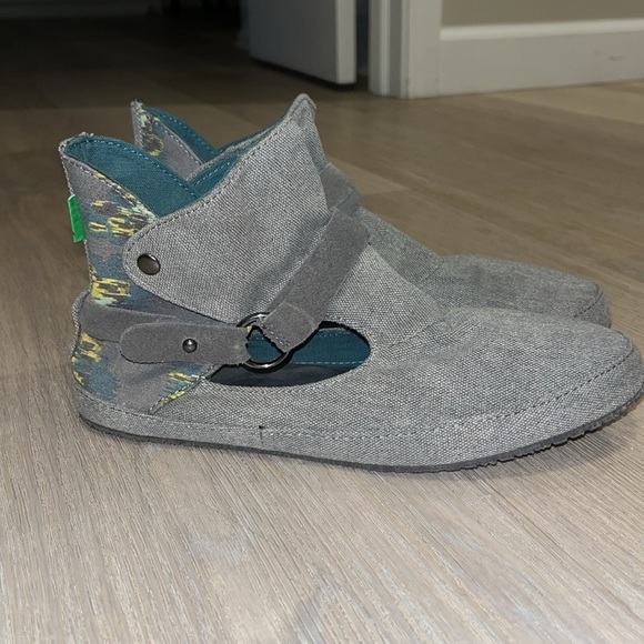 Sanuk canvas Bohemian leather accent ankle straps shoes booties NWOT 8 HTF - Picture 2 of 11